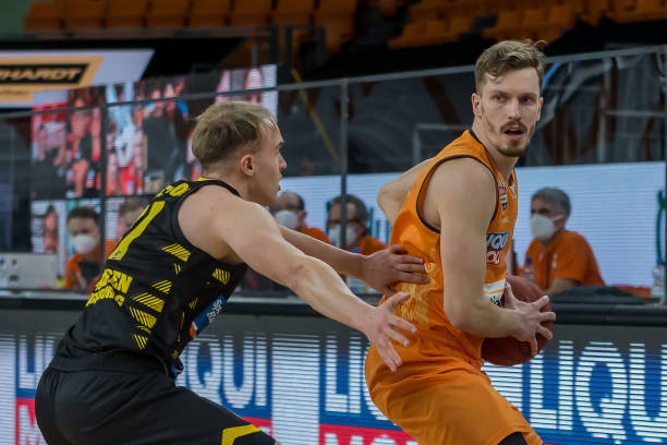 浦与曼城都 浦与曼城都