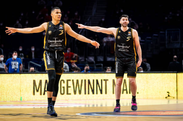 在俱乐部中 在俱乐部中